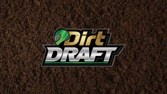 Dirt Draft Fantasy Racing screenshot