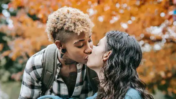 HER Lesbian, bi & queer dating screenshot